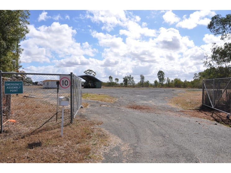 Click to view all images 143 Douglas Street Gracemere QLD 4702 - Image 2