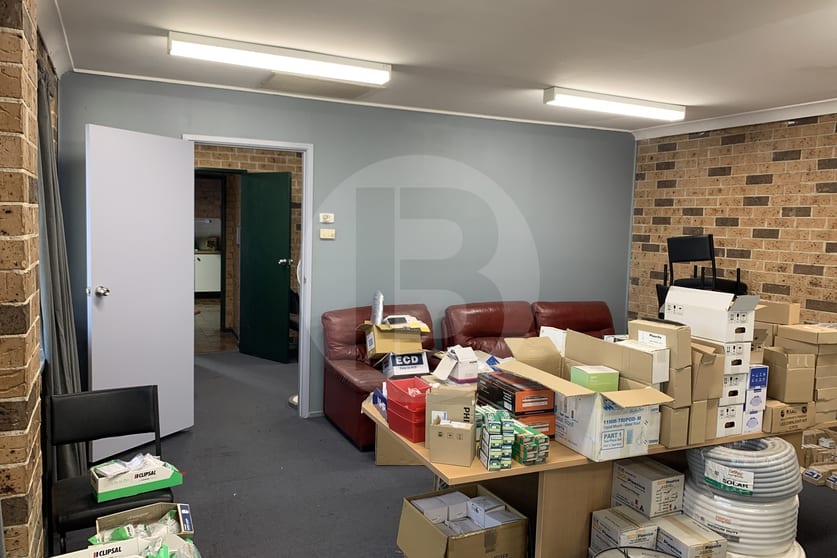 4 RENNIE STREET Wetherill Park NSW 2164 - Image 3