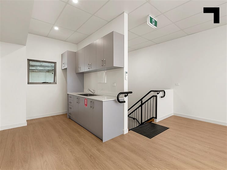 Click to view all images 2/10 Bate Drive Braeside VIC 3195 - Image 3