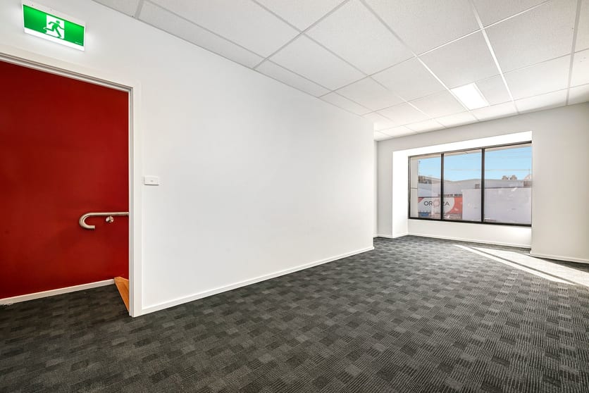Click to view all images 2/11 Friars Road Moorabbin VIC 3189 - Image 3