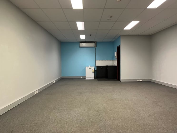 8/19-23 Macauley Place Bayswater VIC 3153 - Image 3