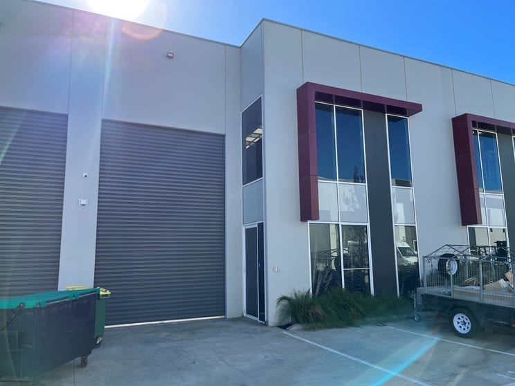Click to view all images 11/924 Mountain Highway Bayswater VIC 3153 - Image 3