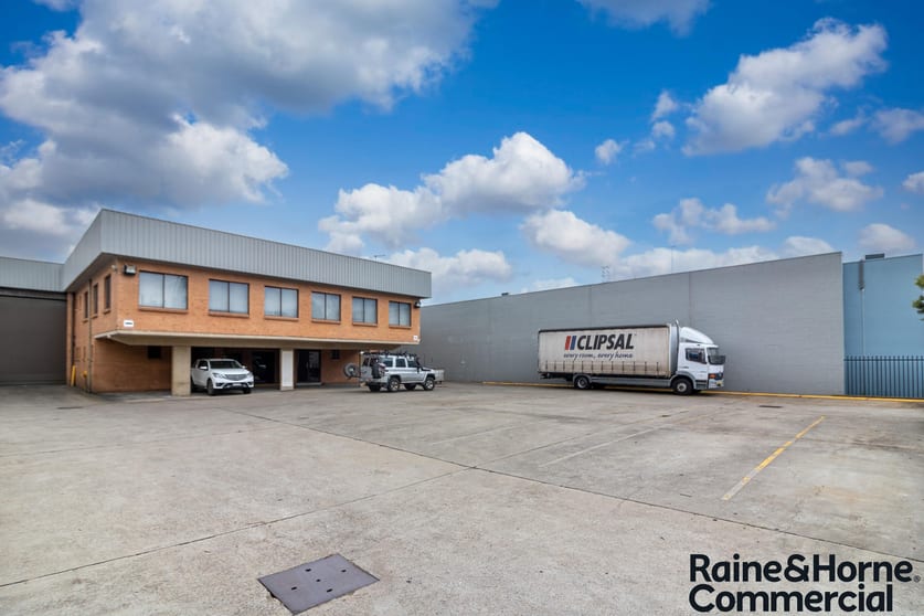 8 Wenban Place Wetherill Park NSW 2164 - Image 3