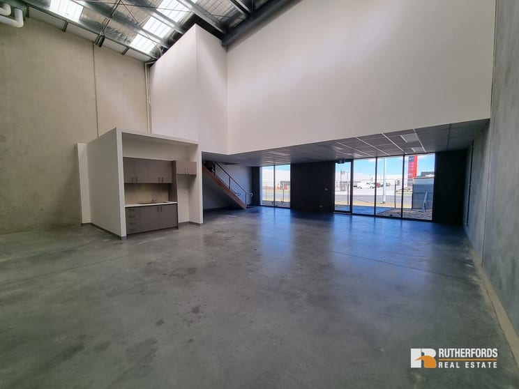 Click to view all images 13/130 Gateway Boulevard Epping VIC 3076 - Image 2