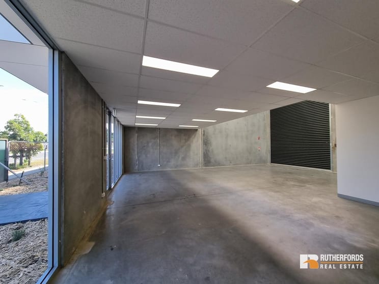 Click to view all images 13/130 Gateway Boulevard Epping VIC 3076 - Image 3