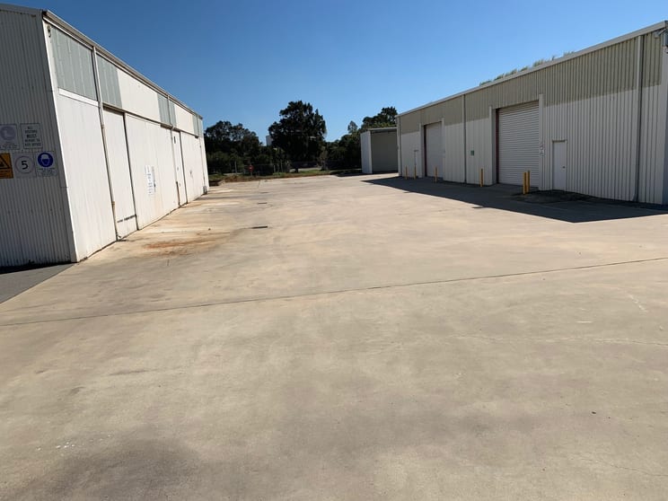 Click to view all images 6 Rollings Crescent Kwinana Beach WA 6167 - Image 3