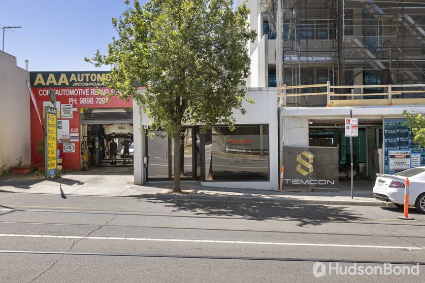Click to view all images 657 Whitehorse Road Mont Albert VIC 3127 - Image 1
