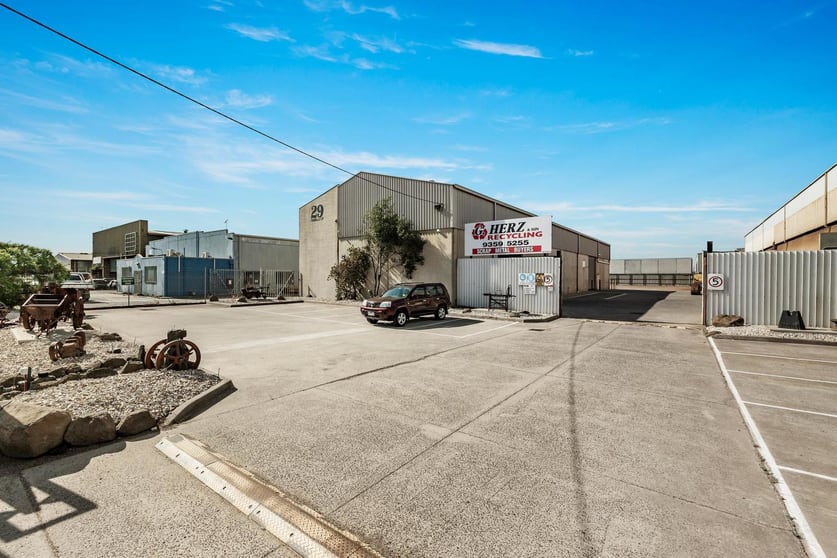 Click to view all images 29 Trawalla Avenue Thomastown VIC 3074 - Image 1