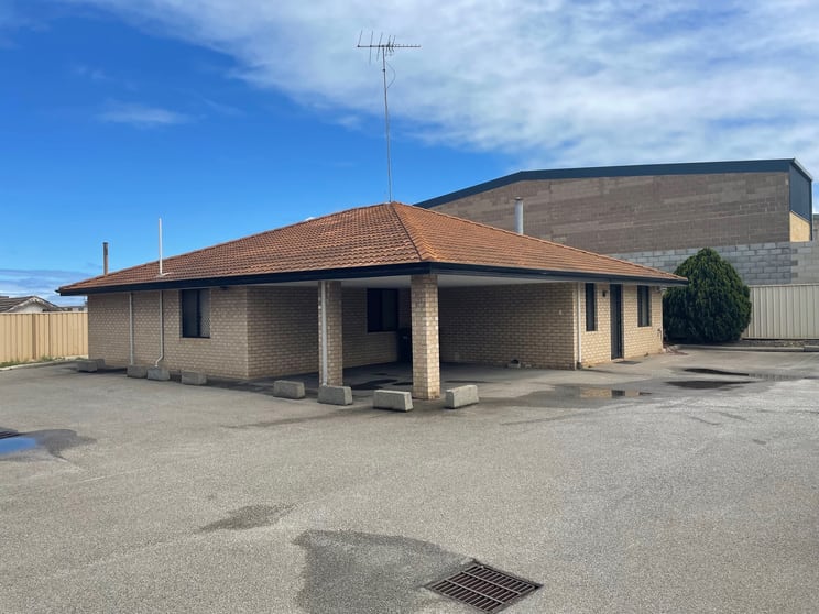 Click to view all images 3/39 Macedonia Street Naval Base WA 6165 - Image 1