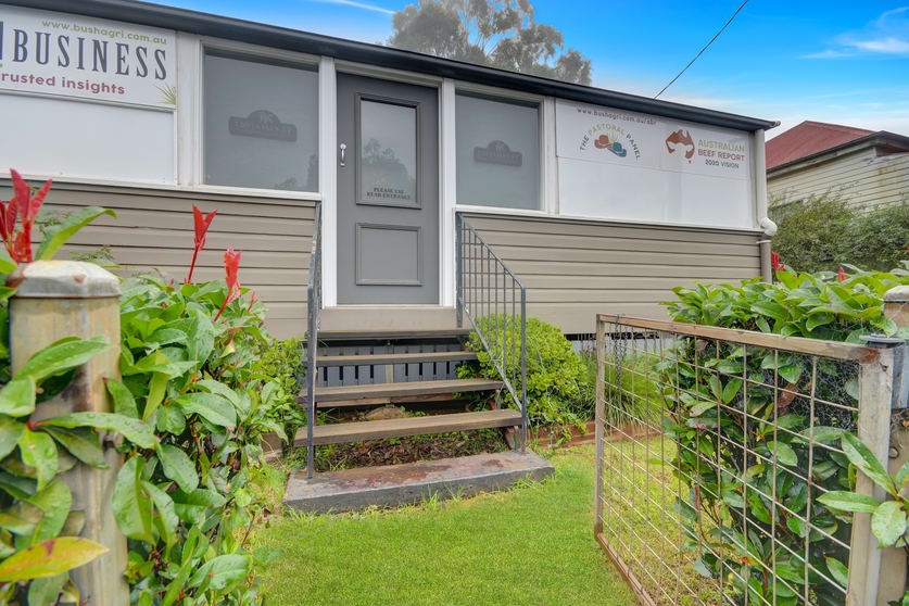 Click to view all images Suite 3/120 James Street South Toowoomba QLD 4350 - Image 1