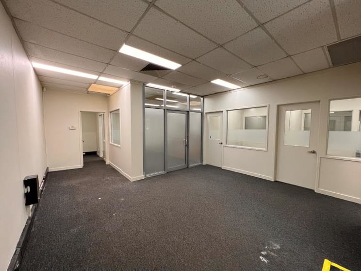 Click to view all images 82 High Street Wodonga VIC 3690 - Image 2