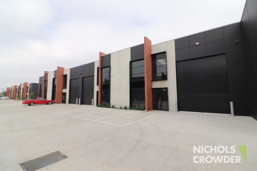 Click to view all images 8 Star Point Place Hastings VIC 3915 - Image 2