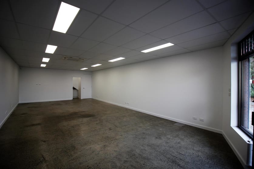 21 Royton Street Burwood East VIC 3151 - Image 3