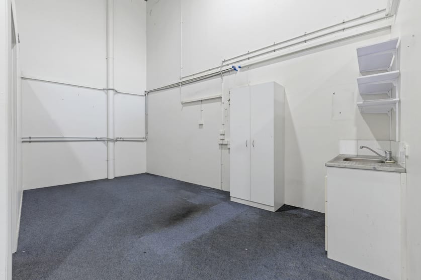 8/10-12 India Street Capalaba QLD 4157 - Image 3