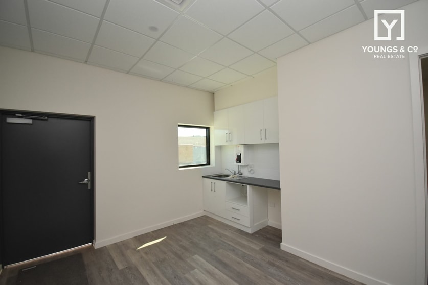 228 Corio St Shepparton VIC 3630 - Image 3