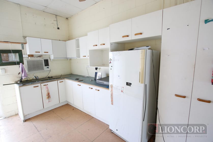 Click to view all images Kingston QLD 4114 - Image 3