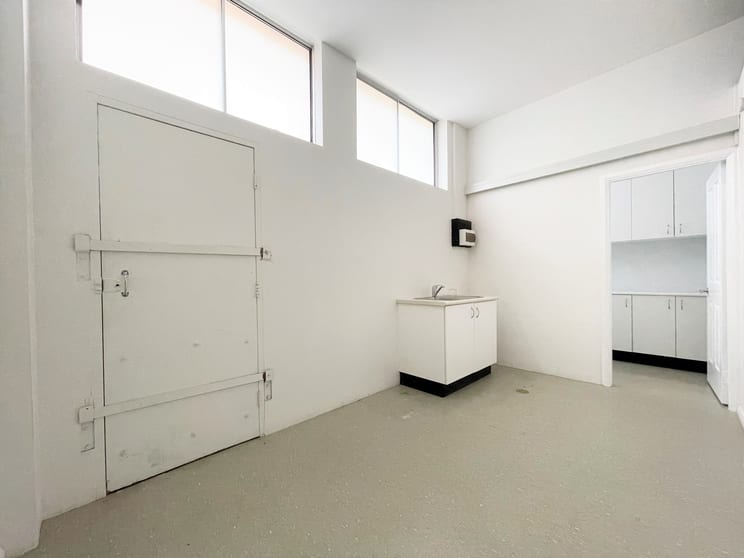 Click to view all images 22 & 23/156-168 Queen Street Campbelltown NSW 2560 - Image 3