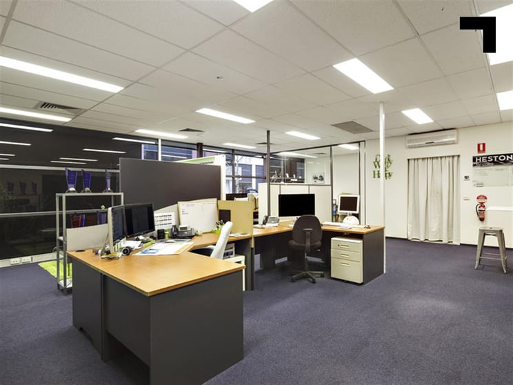 Click to view all images 2/25 Howleys Road Notting Hill VIC 3168 - Image 2
