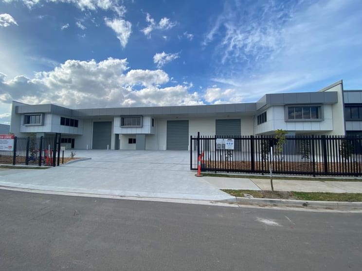 Click to view all images 6 Cobar Place Gregory Hills NSW 2557 - Image 3