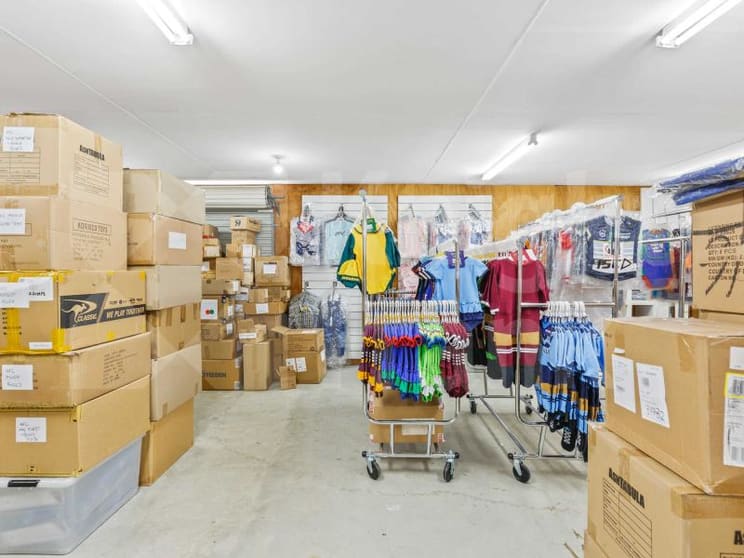 Click to view all images Unit C/238 Lion Creek Road Wandal QLD 4700 - Image 3
