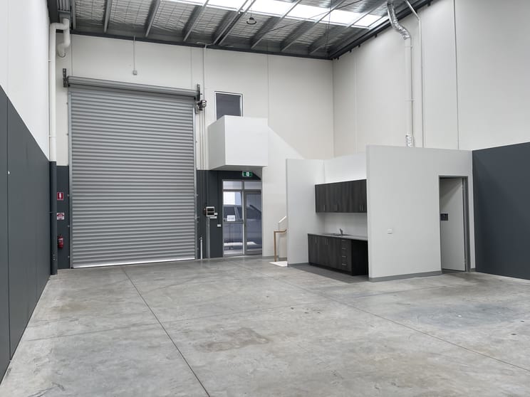 Click to view all images Unit 11/25 Trafalgar Rd Epping VIC 3076 - Image 3