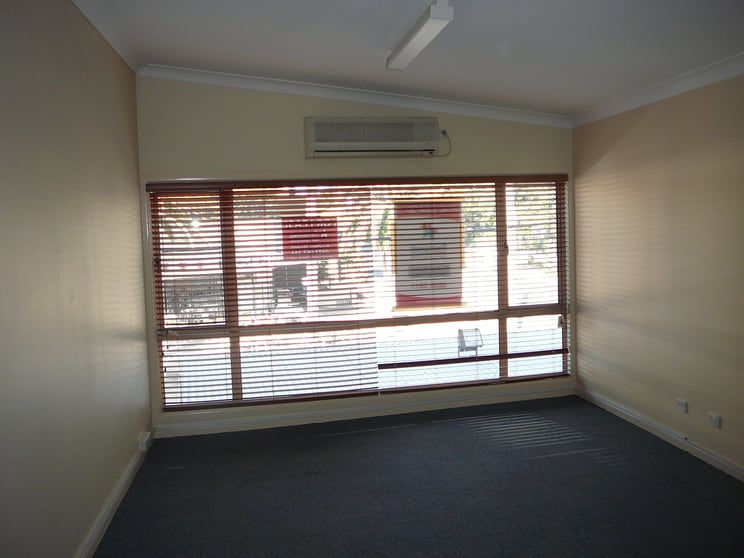 Click to view all images 4/3078 Surfers Paradise Boulevard Surfers Paradise QLD 4217 - Image 2