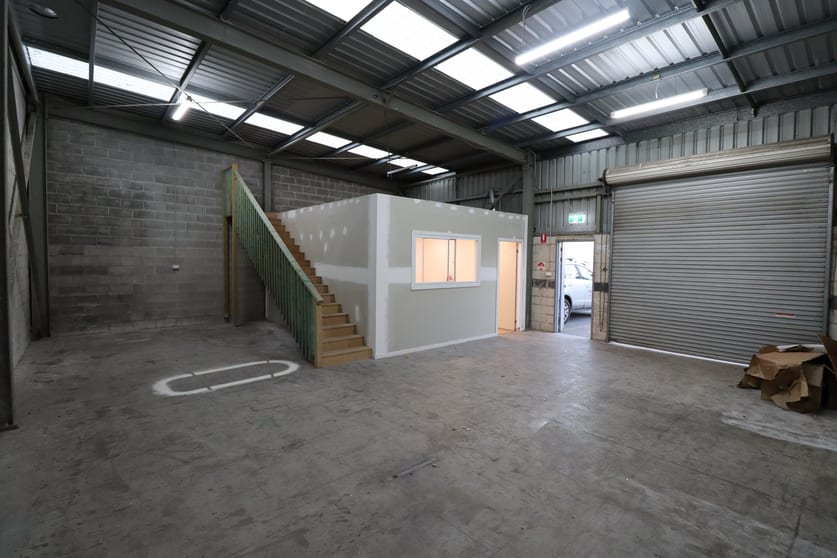Click to view all images 5/106b Industrial Road Oak Flats NSW 2529 - Image 2