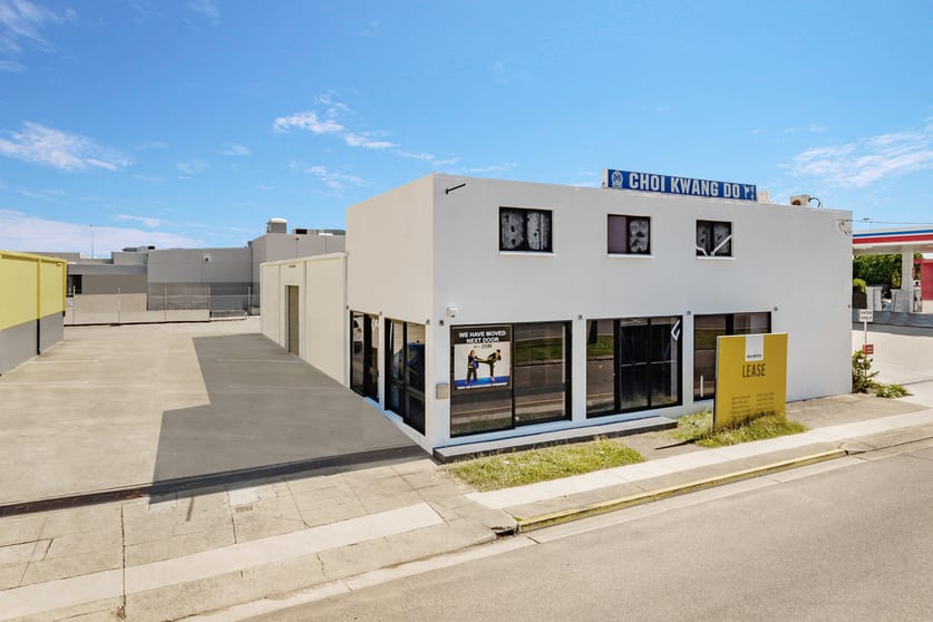 Click to view all images 741 Riverway Drive Thuringowa Central QLD 4817 - Image 1