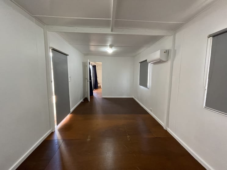 Click to view all images 4/994 Croydon Road Karratha Industrial Estate WA 6714 - Image 3