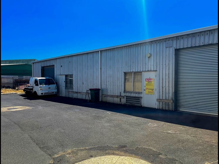 Click to view all images Unit 5/90 King Road East Bunbury WA 6230 - Image 3