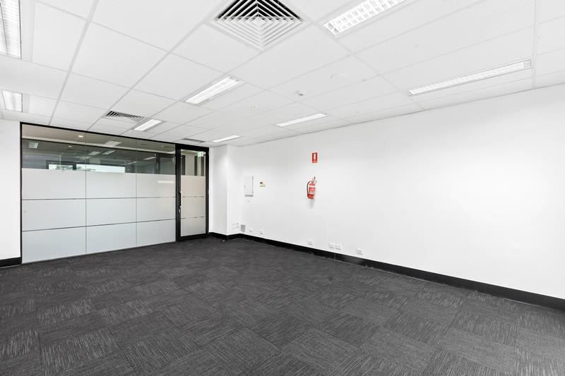Click to view all images 202 Jells Road Wheelers Hill VIC 3150 - Image 3