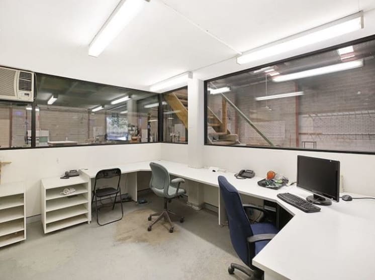 Click to view all images Unit 5/2 Bronti Street Mascot NSW 2020 - Image 3