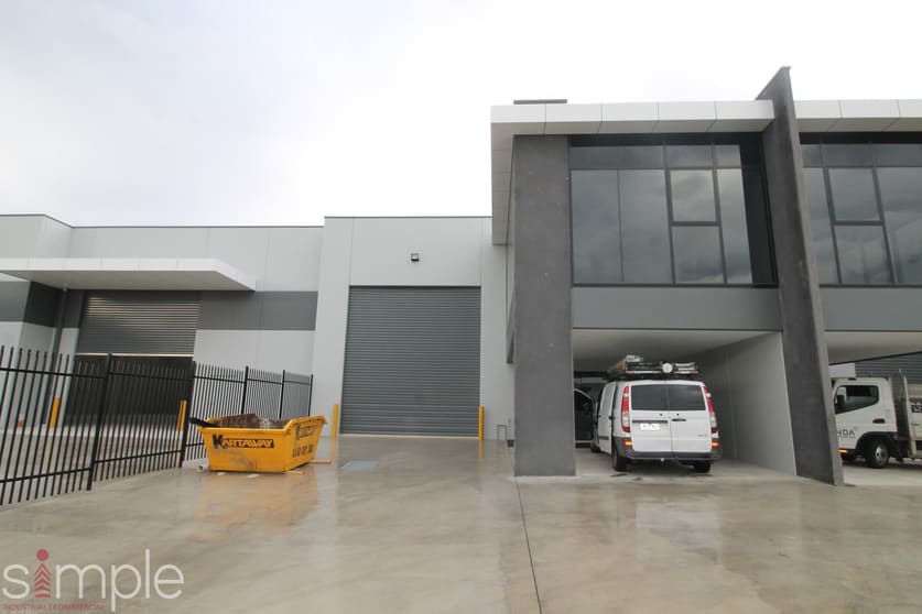 1 & 2/11 Hamersley Drive Clyde North VIC 3978 - Image 1