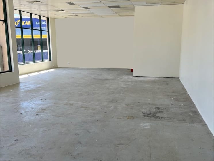 Click to view all images 1/82 Port Stephens Street Raymond Terrace NSW 2324 - Image 2