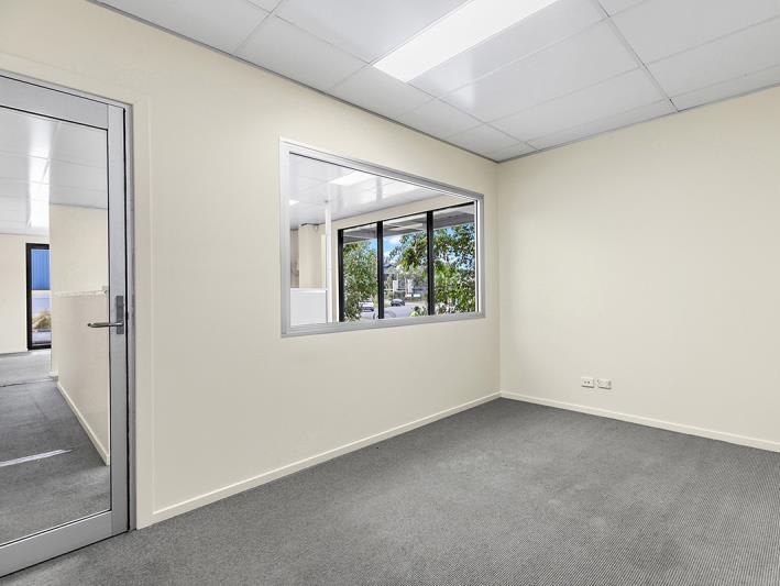 Click to view all images Unit 4/20 Spit Island Close Mayfield West NSW 2304 - Image 2