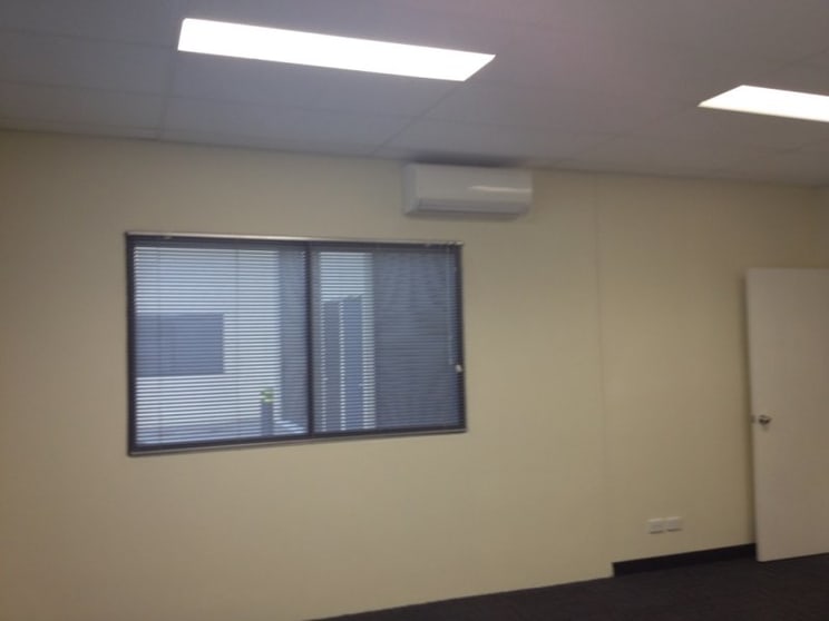 Click to view all images Unit 4/35 Colin Jamieson Drive Welshpool WA 6106 - Image 3