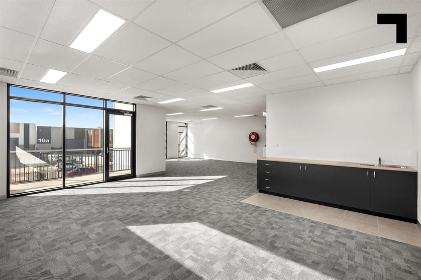 Click to view all images 21 Burnett Street Somerton VIC 3062 - Image 3