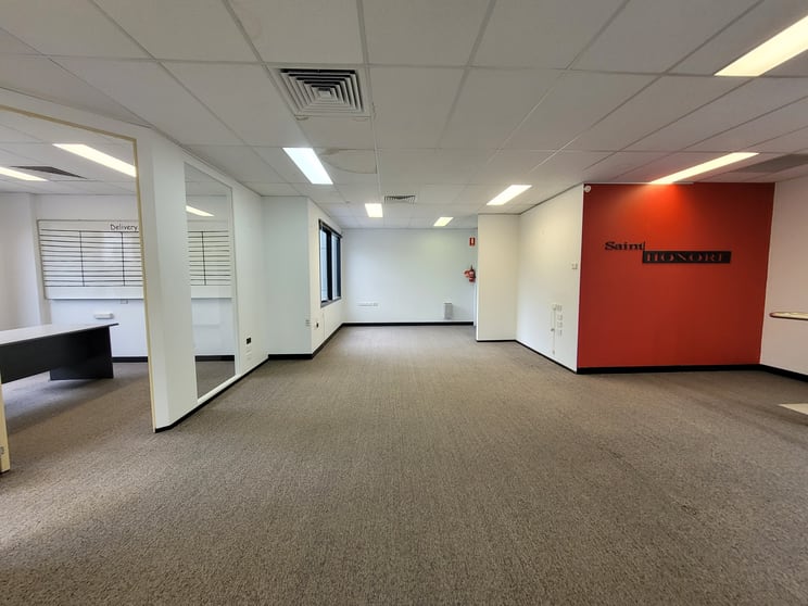 Click to view all images 20/4-6 CHAPLIN DRIVE Lane Cove NSW 2066 - Image 2
