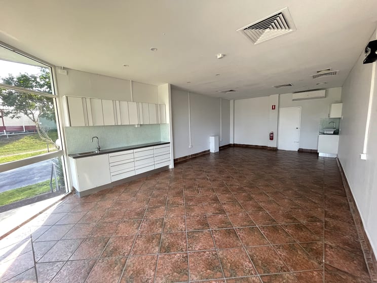Click to view all images 1/5 Currey Avenue Moorooka QLD 4105 - Image 1