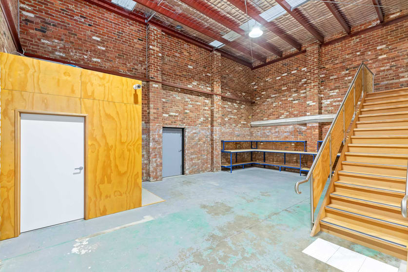 Click to view all images 2/150 Northern Road Heidelberg Heights VIC 3081 - Image 3