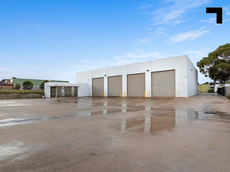 Click to view all images 30 Hallam South Road Hallam VIC 3803 - Image 2
