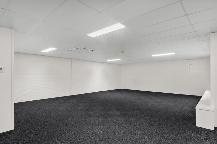 Click to view all images 38 Wingecarribee Bowral NSW 2576 - Image 2