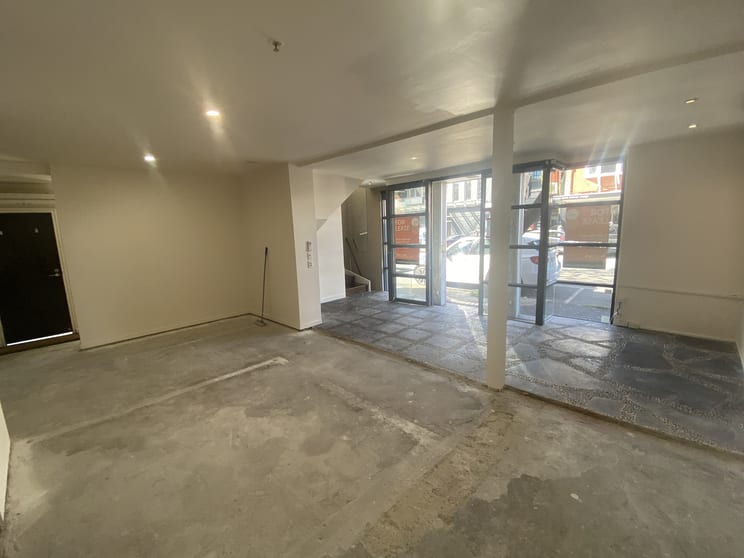 Click to view all images 1 & 6/89 Ormond Road Elwood VIC 3184 - Image 3