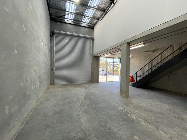 Click to view all images 19/2 Money Close Rouse Hill NSW 2155 - Image 2