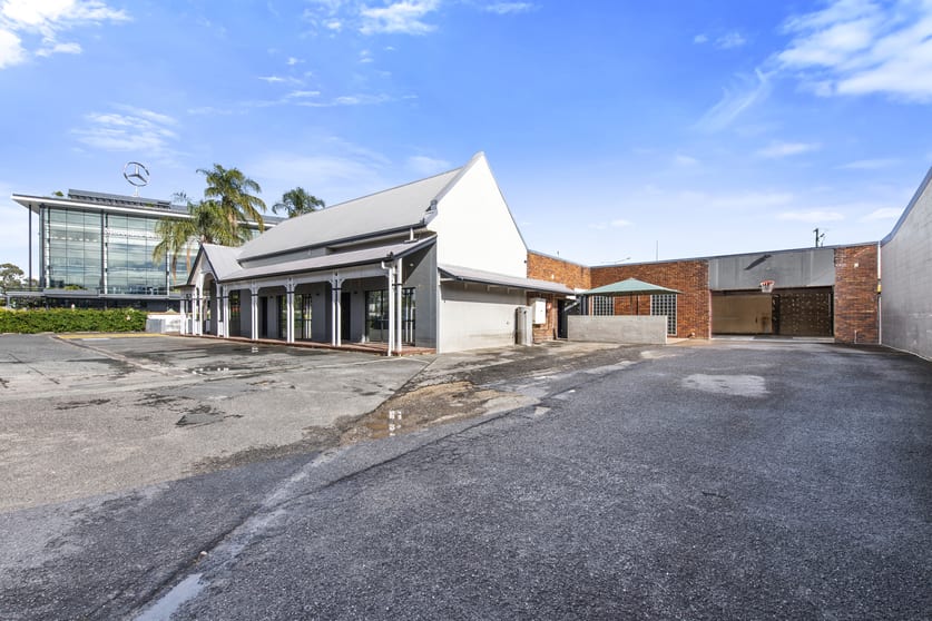 Click to view all images 4 Higgs Street Albion QLD 4010 - Image 2