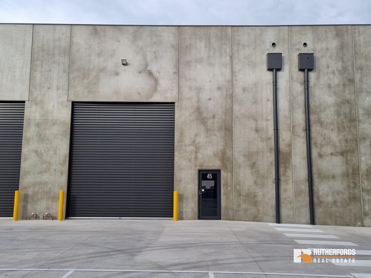 Click to view all images 45/16 Dunstans Court Thomastown VIC 3074 - Image 2
