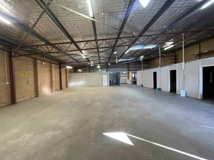 Click to view all images unit 1/99 President Street South Kalgoorlie WA 6430 - Image 2