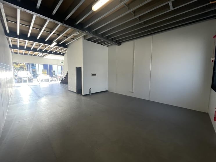 Click to view all images Unit 133/133 - 15 Hall Street Port Melbourne VIC 3207 - Image 3
