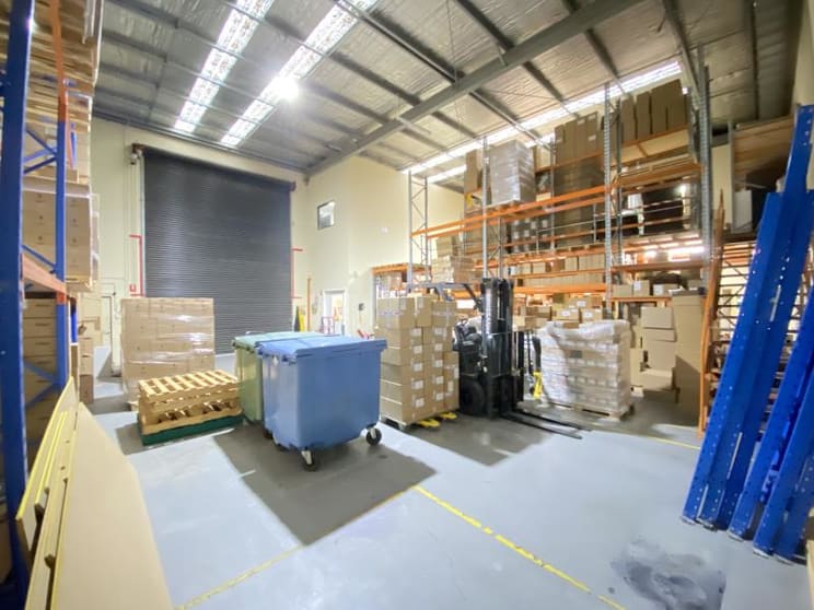 Click to view all images Unit 4/273 Williamstown Road Port Melbourne VIC 3207 - Image 2