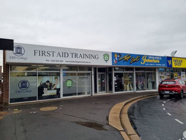 Click to view all images Ground lower Unit 3/30-32 Colbee Court Phillip ACT 2606 - Image 1